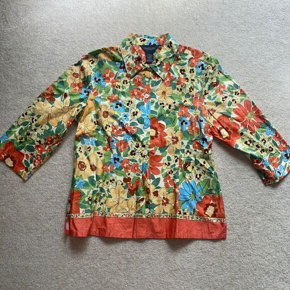 Van Heusen 🌼 Floral Top! - Picture 3 of 10